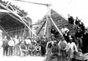 Building the Blackwater Bridge over the main A30 road (Photo: unknown – courtesy Clive Benney Collection)